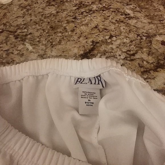 Blair White Capris , SIZE 16 - Picture 3 of 3